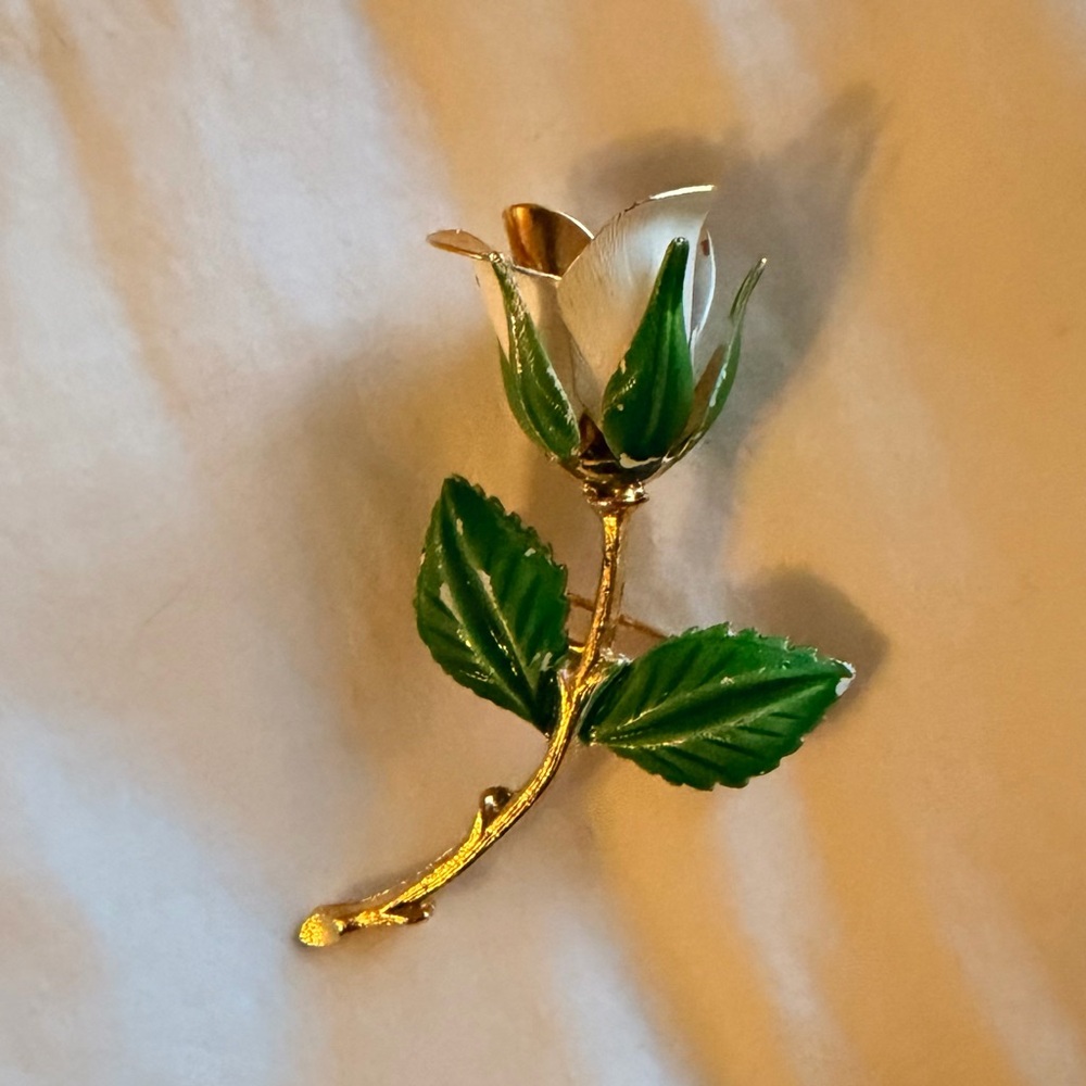Vintage Giovanni Elegant Gold and Green Rose Brooch